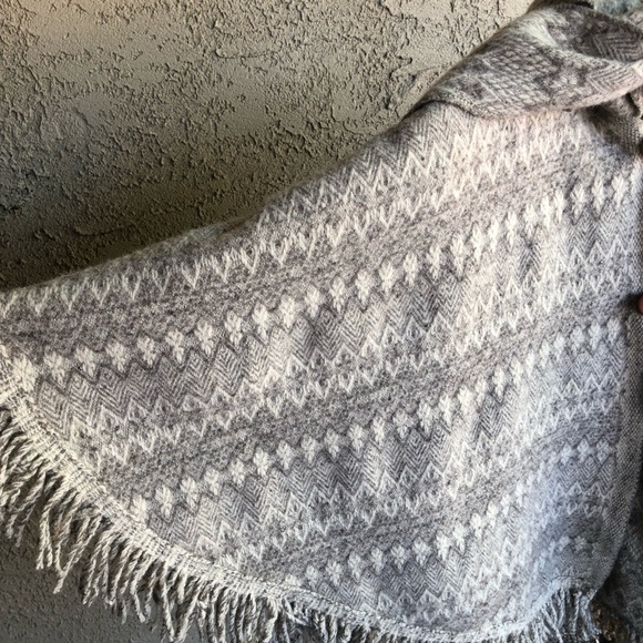 Wool Cropped Fringed Cape One Size Western, Bohemian - Picture 4 of 7